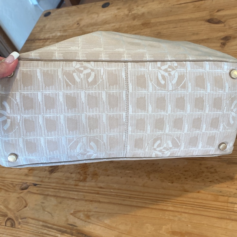🎉 AUTHENTIC CHANEL CC TRAVEL LINE CANVIS TOTE‼️ - Picture 12 of 17